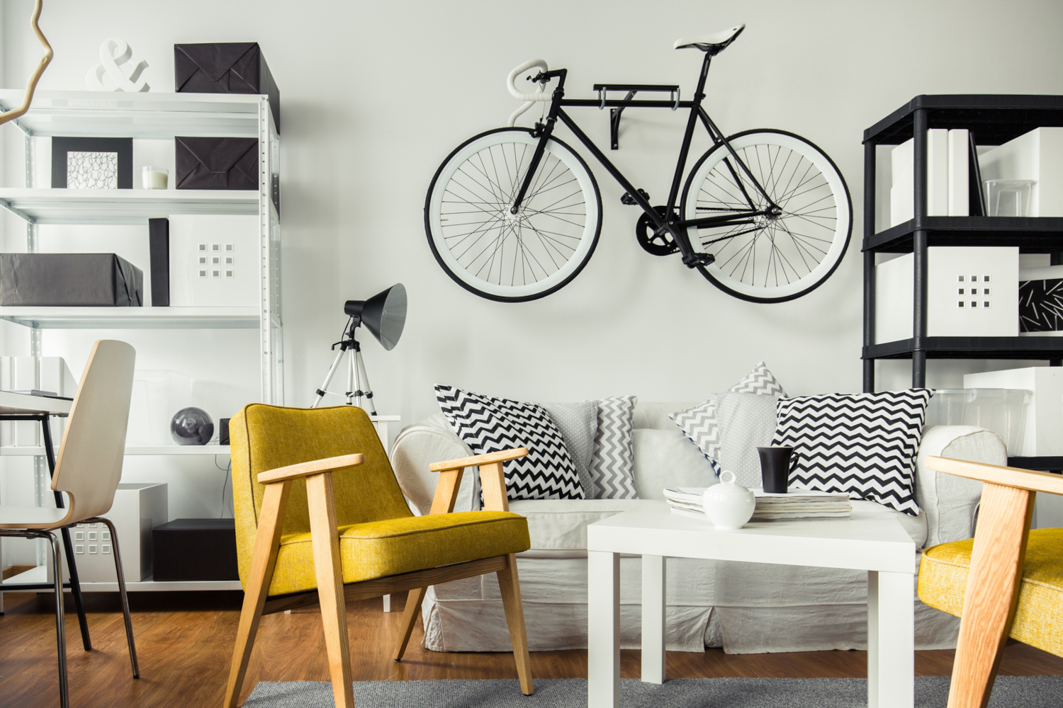Charles Daily klappbare Metall Fahrradhalterung Wand - Fahrradaufhängung  Wand - platzsparende Rennrad Wandhalterung für die Garage und Wohnung mit